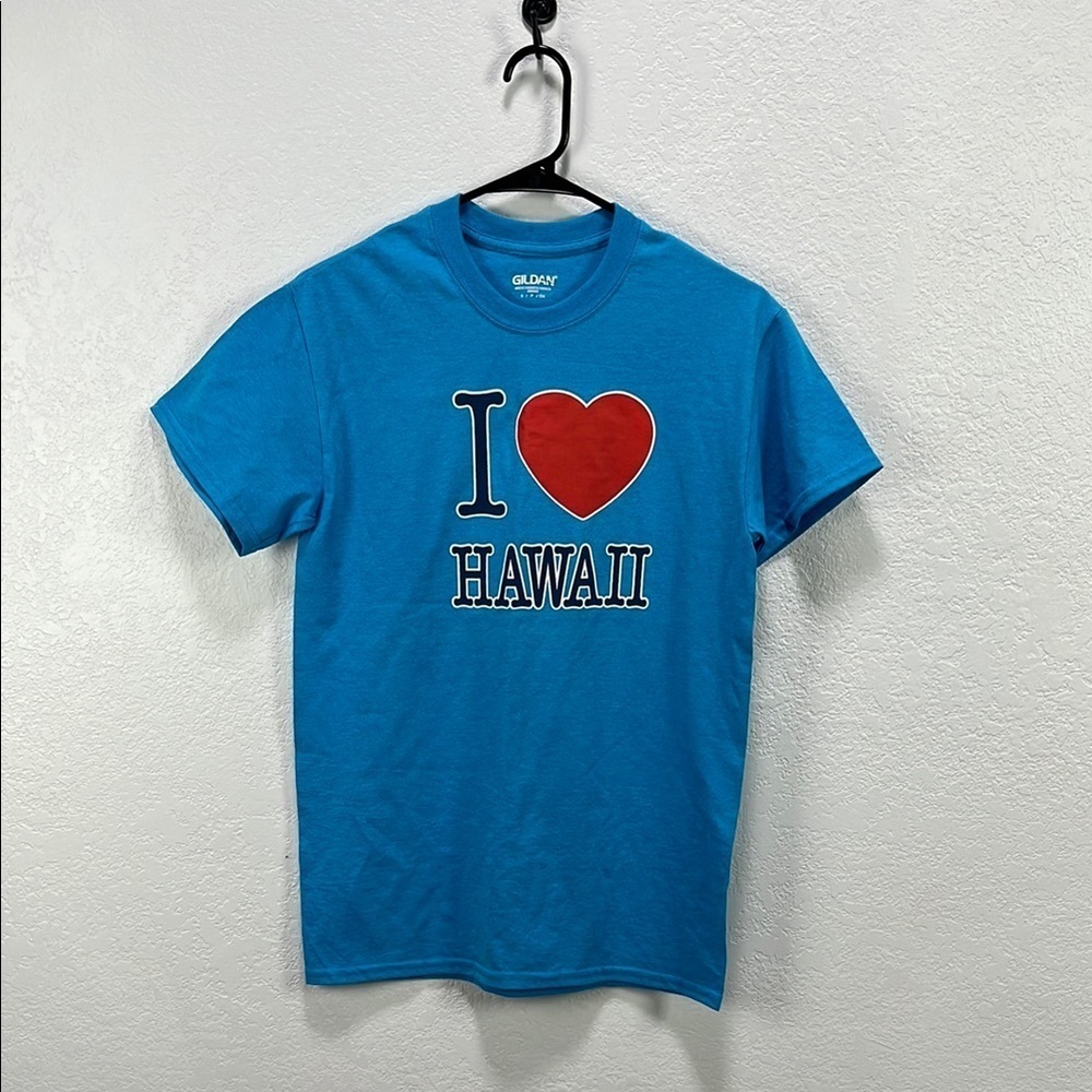 Gildan Blue T-Shirt with Red Heart 'Hawaii' Design Sz S Cotton Blend Casual